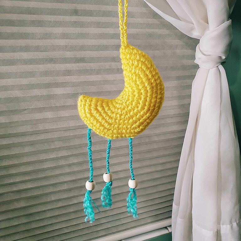 crochet moon keychain